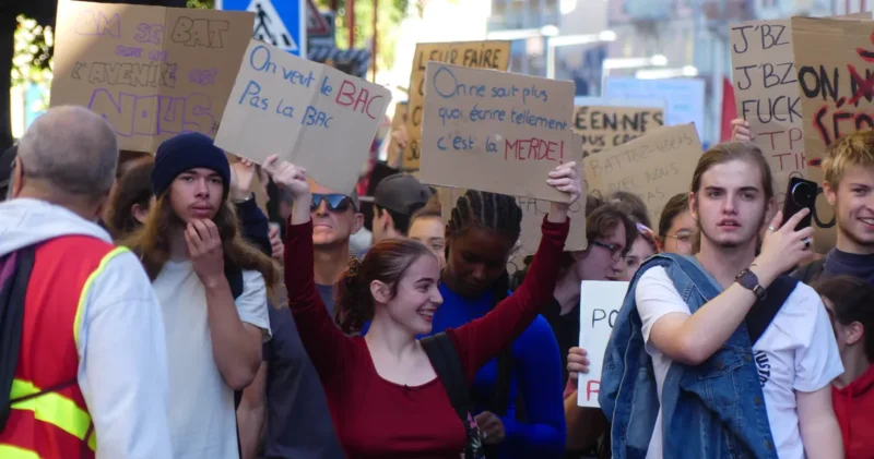 Lycée students demonstrating in Belfort, France, on 6 October 2026