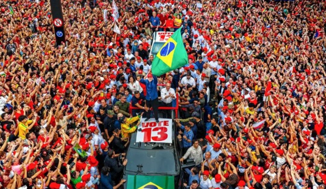 Lula addressing supporters at a campaign rally in Brazil in 2026