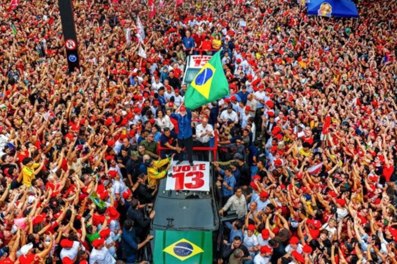 Lula addressing supporters at a campaign rally in Brazil in 2026