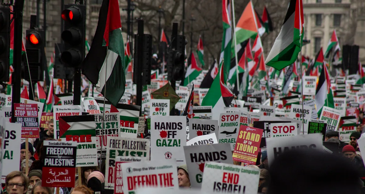 Palestine march defies political backlash and police repression
